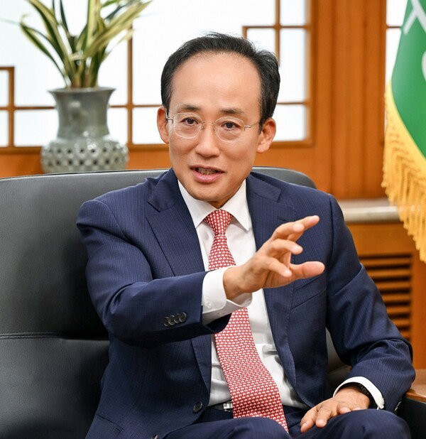 [인터뷰] 날뫼[飛山]의 사내, 추경호 대구시장 다시 날아오를까 - 뉴스 썸네일 이미지